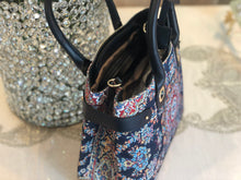 Load image into Gallery viewer, The Venice